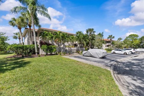 Condo in Tarpon Springs, Florida, 2 bedrooms  № 2386228 - photo 2
