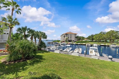 Condo in Tarpon Springs, Florida, 2 bedrooms  № 2386228 - photo 29