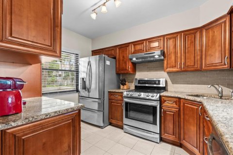 Condo in Tarpon Springs, Florida, 2 bedrooms  № 2386228 - photo 5