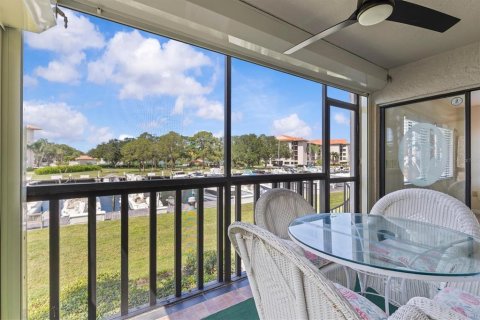 Condo in Tarpon Springs, Florida, 2 bedrooms  № 2386228 - photo 26
