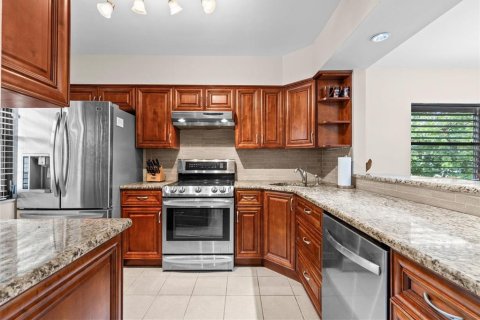 Condo in Tarpon Springs, Florida, 2 bedrooms  № 2386228 - photo 6
