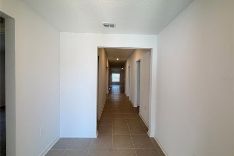 Casa en alquiler en Eagle Lake, Florida, 4 dormitorios, 201.97 m2 № 2210581 - foto 5