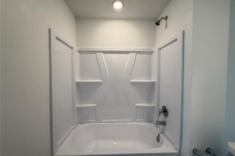 Casa en alquiler en Eagle Lake, Florida, 4 dormitorios, 201.97 m2 № 2210581 - foto 25