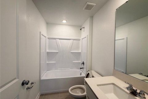 Casa en alquiler en Eagle Lake, Florida, 4 dormitorios, 201.97 m2 № 2210581 - foto 8