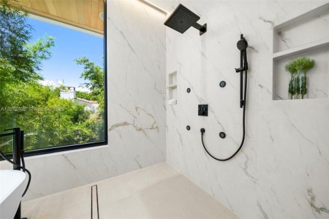 Villa ou maison à vendre à Miami Beach, Floride: 3 chambres, 236.25 m2 № 2409566 - photo 28