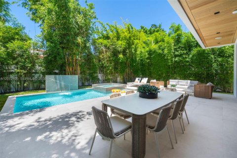 Villa ou maison à vendre à Miami Beach, Floride: 3 chambres, 236.25 m2 № 2409566 - photo 3