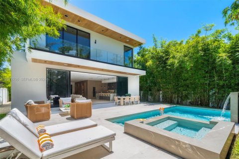 Villa ou maison à vendre à Miami Beach, Floride: 3 chambres, 236.25 m2 № 2409566 - photo 6
