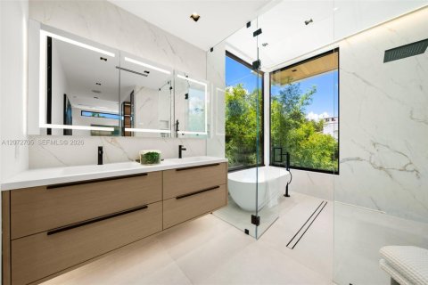 Villa ou maison à vendre à Miami Beach, Floride: 3 chambres, 236.25 m2 № 2409566 - photo 27
