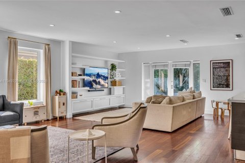 Купить виллу или дом в Корал-Гейблс, Флорида 3 спальни, 157.75м2, № 2005524 - фото 2