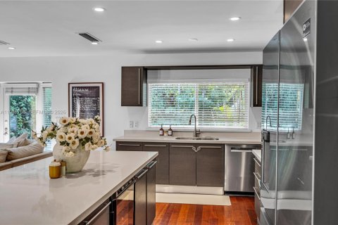 Купить виллу или дом в Корал-Гейблс, Флорида 3 спальни, 157.75м2, № 2005524 - фото 11