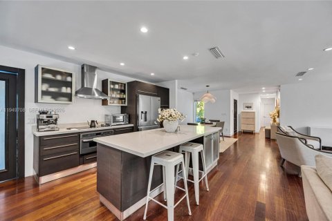 Купить виллу или дом в Корал-Гейблс, Флорида 3 спальни, 157.75м2, № 2005524 - фото 13