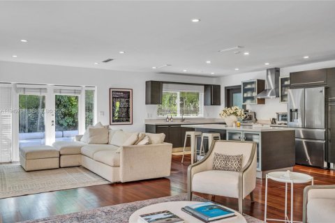 Купить виллу или дом в Корал-Гейблс, Флорида 3 спальни, 157.75м2, № 2005524 - фото 5