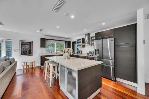 Купить виллу или дом в Корал-Гейблс, Флорида 3 спальни, 157.75м2, № 2005524 - фото 8