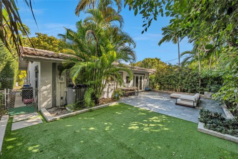 Купить виллу или дом в Корал-Гейблс, Флорида 3 спальни, 157.75м2, № 2005524 - фото 30