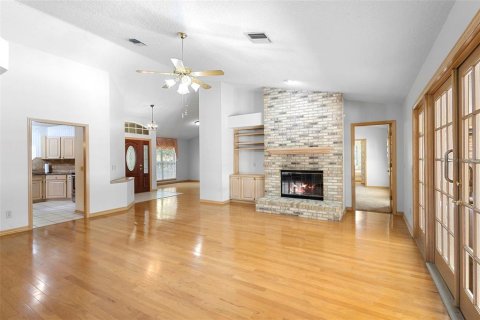 Villa ou maison à vendre à DeLand, Floride: 3 chambres, 212.37 m2 № 1749326 - photo 12