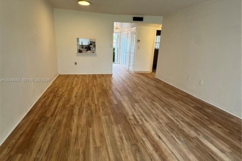 Condo à Sunrise, Floride, 2 chambres  № 2189997