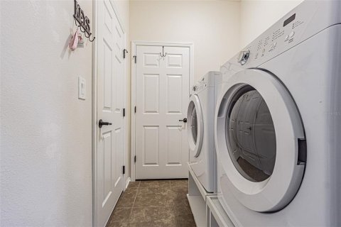 Casa en venta en Wesley Chapel, Florida, 3 dormitorios, 148.27 m2 № 1905632 - foto 28