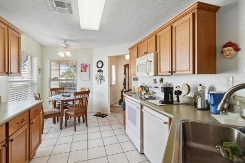 House in Ocala, Florida 2 bedrooms, 140.93 sq.m. № 1543625 - photo 23