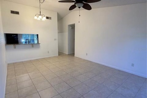 House in Brandon, Florida 3 bedrooms, 107.95 sq.m. № 2377996 - photo 11