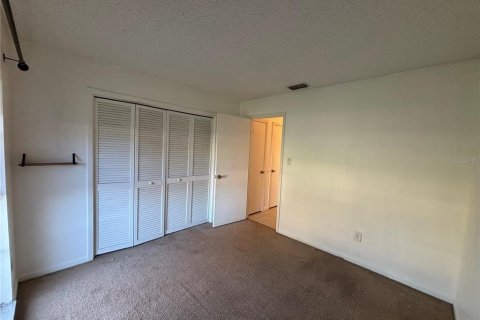 House in Brandon, Florida 3 bedrooms, 107.95 sq.m. № 2377996 - photo 28