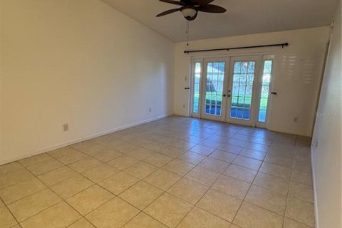 House in Brandon, Florida 3 bedrooms, 107.95 sq.m. № 2377996 - photo 14
