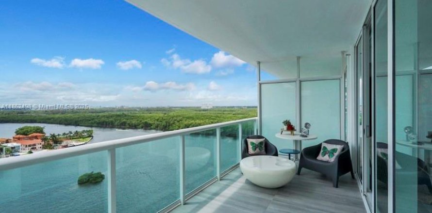 Condo in Sunny Isles Beach, Florida, 3 bedrooms  № 1880247