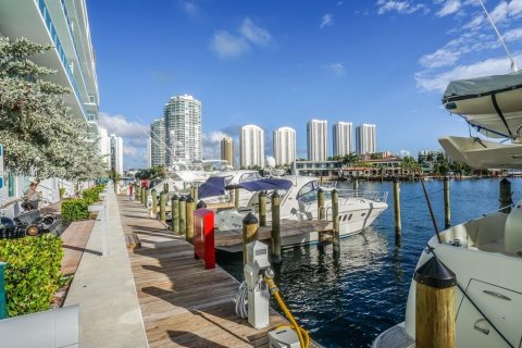 Condo in Sunny Isles Beach, Florida, 3 bedrooms  № 1880247 - photo 15