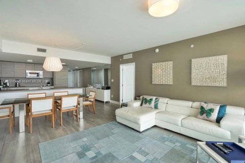 Condo in Sunny Isles Beach, Florida, 3 bedrooms  № 1880247 - photo 2