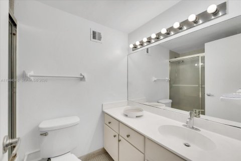 Condo in Miami Beach, Florida  № 2000864 - photo 6