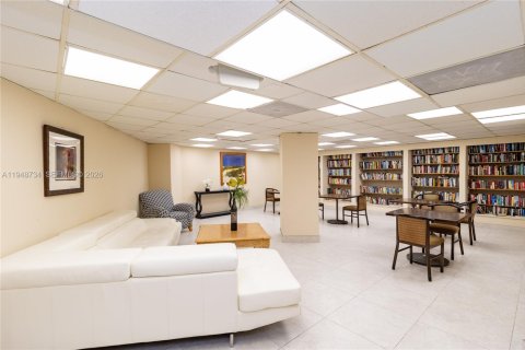 Снять в аренду кондоминиум в Халландейл-Бич, Флорида 2 спальни, 108.23м2, № 2004816 - фото 8