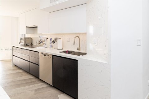 Снять в аренду кондоминиум в Халландейл-Бич, Флорида 2 спальни, 108.23м2, № 2004816 - фото 3