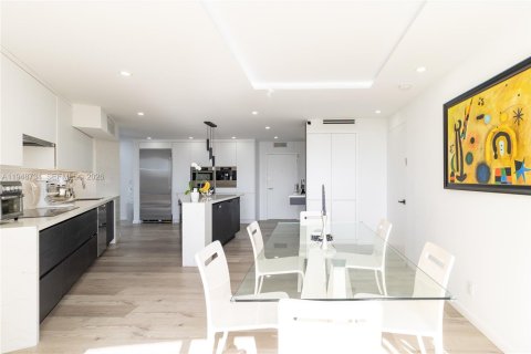 Снять в аренду кондоминиум в Халландейл-Бич, Флорида 2 спальни, 108.23м2, № 2004816 - фото 5