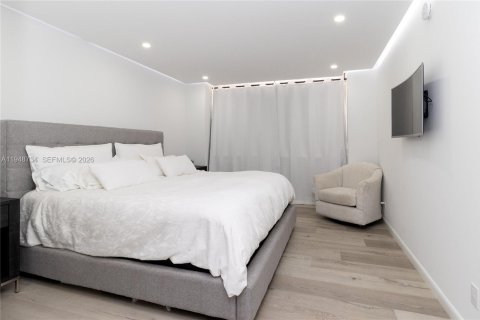 Снять в аренду кондоминиум в Халландейл-Бич, Флорида 2 спальни, 108.23м2, № 2004816 - фото 11