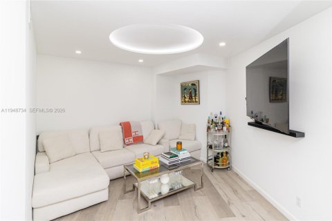 Снять в аренду кондоминиум в Халландейл-Бич, Флорида 2 спальни, 108.23м2, № 2004816 - фото 9