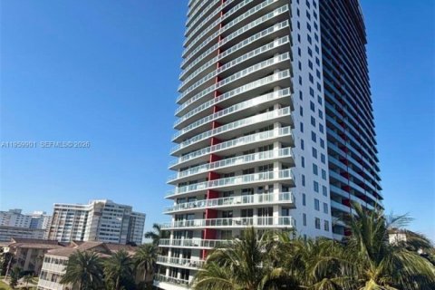 Condominio en Hallandale Beach, Florida, 2 dormitorios  № 2080688