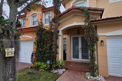 Adosado en Doral, Florida 3 dormitorios, 190.36 m2 № 2008568