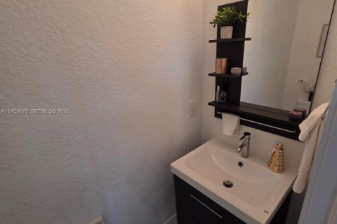 Adosado en alquiler en Doral, Florida, 3 dormitorios, 190.36 m2 № 2008568 - foto 7