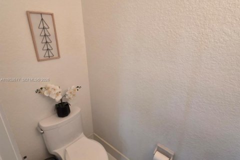 Adosado en alquiler en Doral, Florida, 3 dormitorios, 190.36 m2 № 2008568 - foto 8