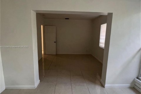 Casa en venta en West Palm Beach, Florida, 3 dormitorios, 140.38 m2 № 1763237 - foto 7