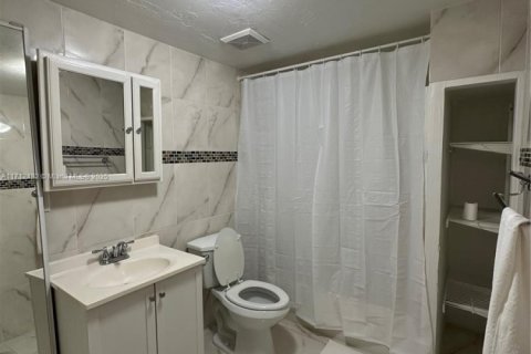 Casa en venta en West Palm Beach, Florida, 3 dormitorios, 140.38 m2 № 1763237 - foto 18