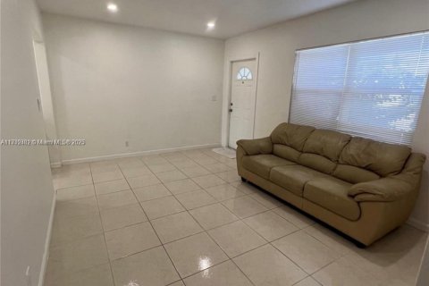 Casa en venta en West Palm Beach, Florida, 3 dormitorios, 140.38 m2 № 1763237 - foto 11