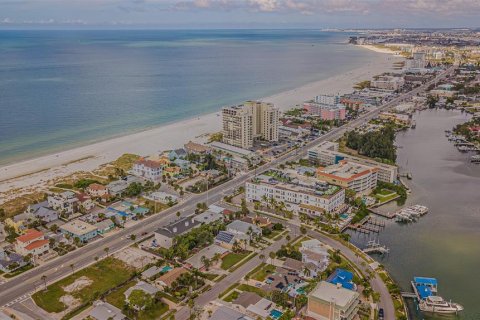 Studio in the Condo in Saint Pete Beach, Florida № 2118943 - photo 13
