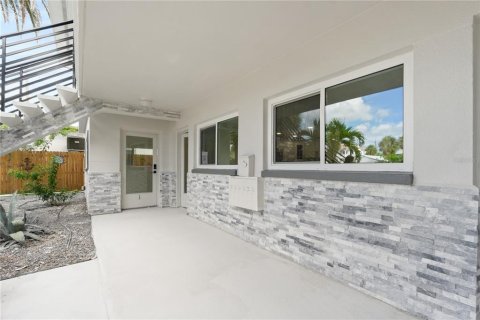 Studio in the Condo in Saint Pete Beach, Florida № 2118943 - photo 25