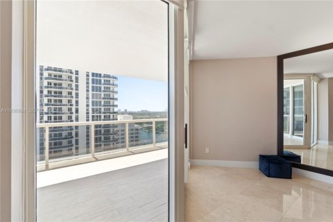 Condominio en alquiler en Miami Beach, Florida, 2 dormitorios, 144 m2 № 1995176 - foto 12