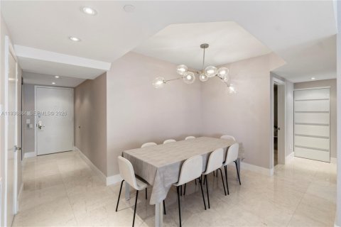 Condominio en alquiler en Miami Beach, Florida, 2 dormitorios, 144 m2 № 1995176 - foto 14