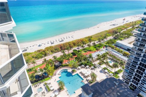 Condominio en alquiler en Miami Beach, Florida, 2 dormitorios, 144 m2 № 1995176 - foto 2