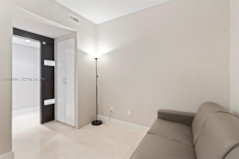 Condominio en alquiler en Miami Beach, Florida, 2 dormitorios, 144 m2 № 1995176 - foto 21