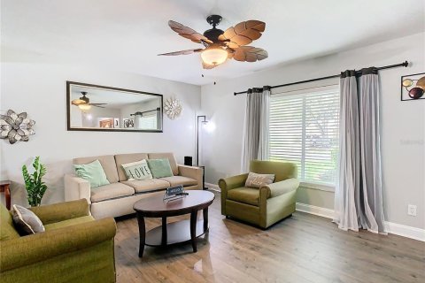 Casa en venta en Tampa, Florida, 4 dormitorios, 157.93 m2 № 2334235 - foto 10