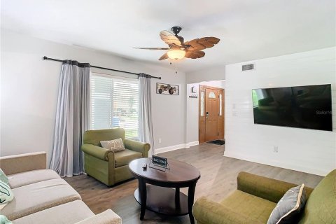 Casa en venta en Tampa, Florida, 4 dormitorios, 157.93 m2 № 2334235 - foto 12