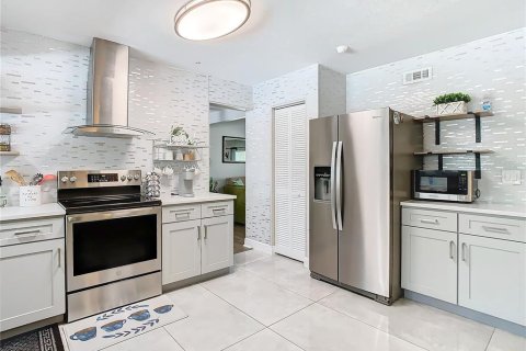 Casa en venta en Tampa, Florida, 4 dormitorios, 157.93 m2 № 2334235 - foto 16